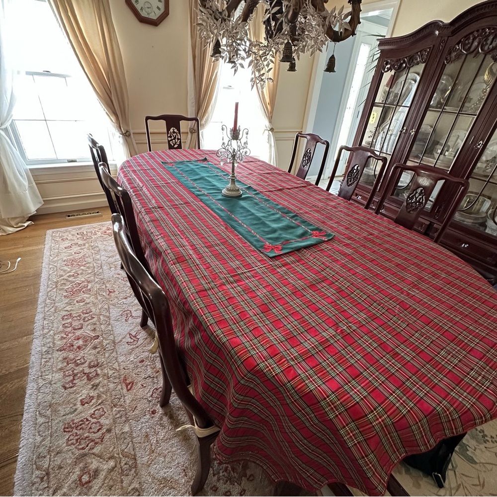 Tablecloths1 Dining Room 101x60 inch, 1 round 52 in.plaid taffeta,1 runner 52x14